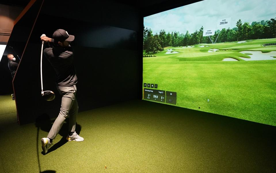 Golf Simulators: A Hole-in-One for Corporate Events