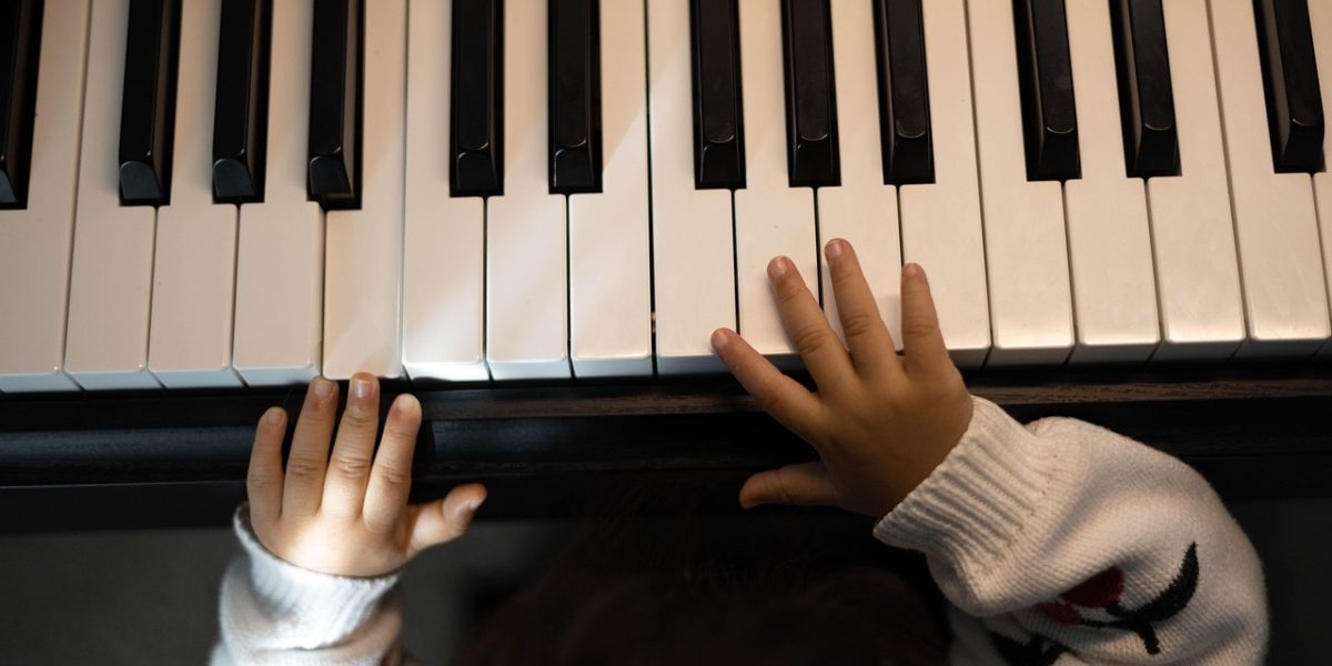 Piano, learning, child — Gap Year Programs with Safe and Sustainable Travel
